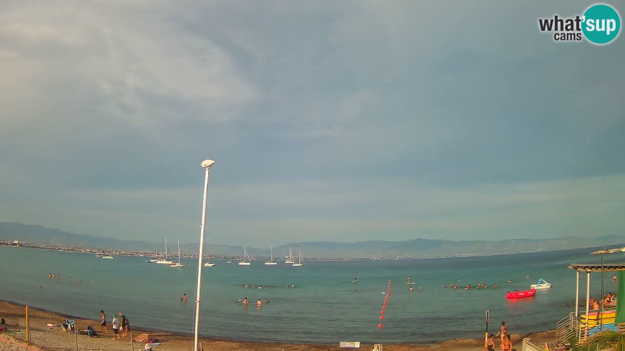 Spletna kamera Cagliari Windsurf Club – Pogled v živo s plaže Poetto