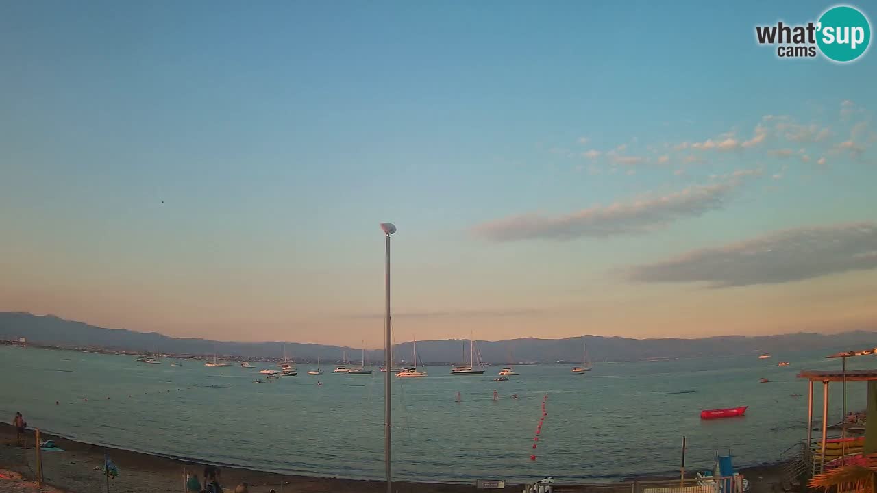 Spletna kamera Cagliari Windsurf Club – Pogled v živo s plaže Poetto