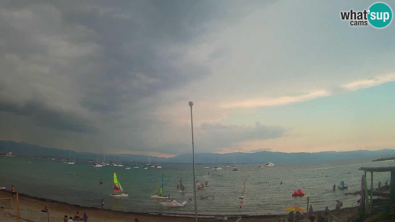 Spletna kamera Cagliari Windsurf Club – Pogled v živo s plaže Poetto
