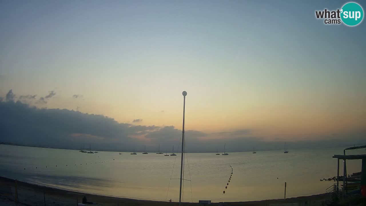 Spletna kamera Cagliari Windsurf Club – Pogled v živo s plaže Poetto