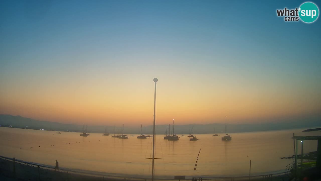 Spletna kamera Cagliari Windsurf Club – Pogled v živo s plaže Poetto