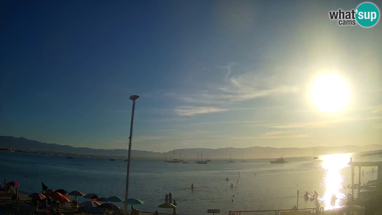 Spletna kamera Cagliari Windsurf Club – Pogled v živo s plaže Poetto