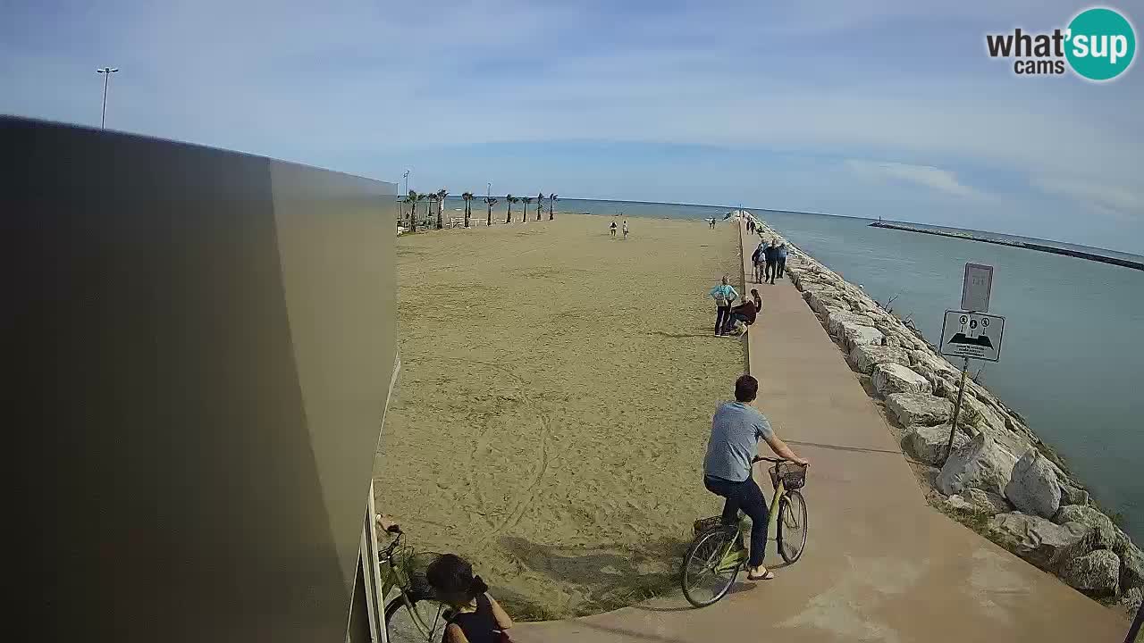 Spletna kamera Caorle  – Plaža Ponente – ob kanalu Livenza