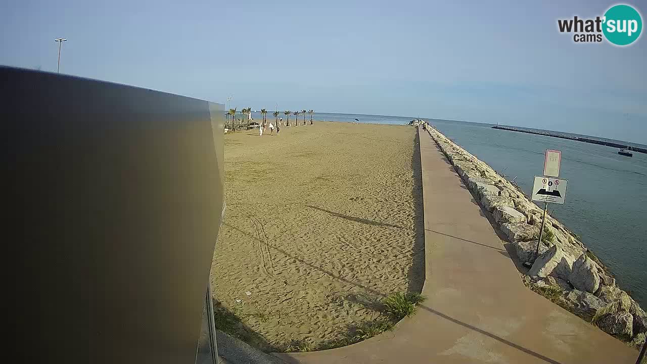 Caorle Pic Nic webcam- Ponente beach near Livenza channel