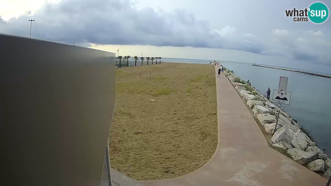 Caorle Pic Nic webcam- Ponente beach near Livenza channel