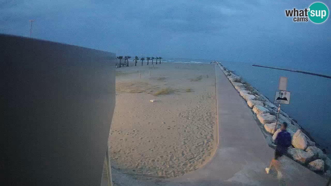 Caorle Pic Nic webcam- Ponente beach near Livenza channel