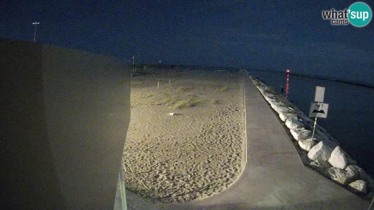 Caorle Pic Nic webcam- Ponente beach near Livenza channel