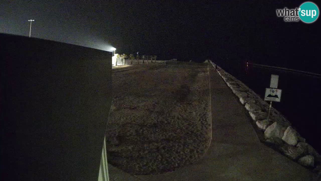 Caorle Pic Nic webcam- Ponente beach near Livenza channel