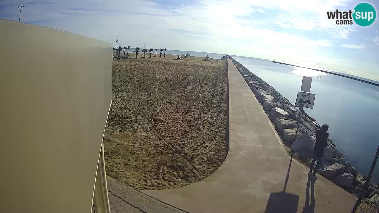 Caorle Pic Nic webcam- Ponente beach near Livenza channel