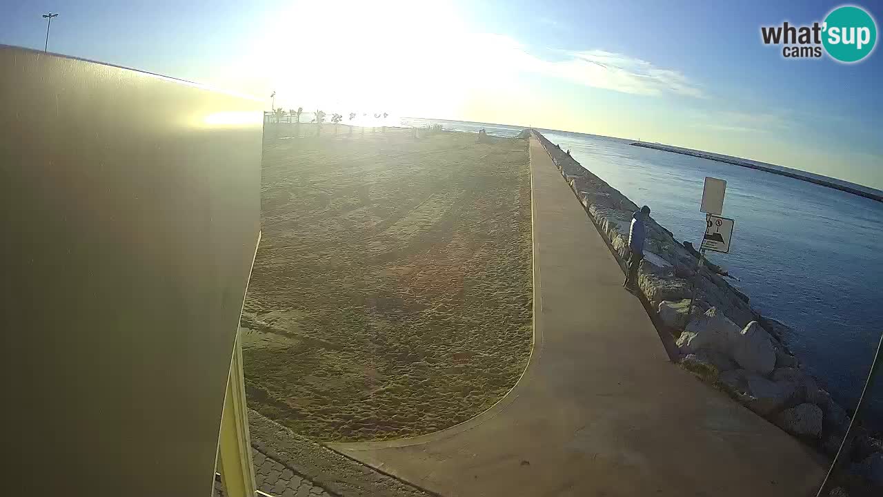 Caorle Pic Nic webcam- Ponente beach near Livenza channel