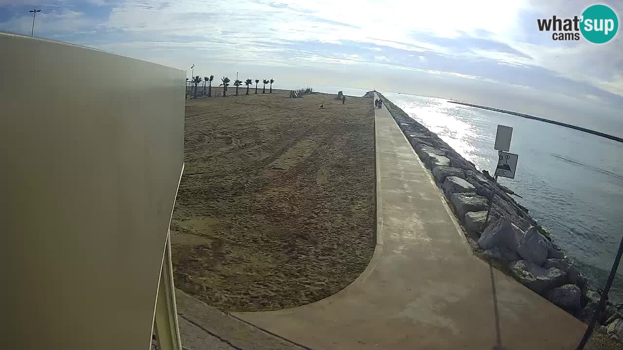 Caorle Pic Nic webcam- Ponente beach near Livenza channel