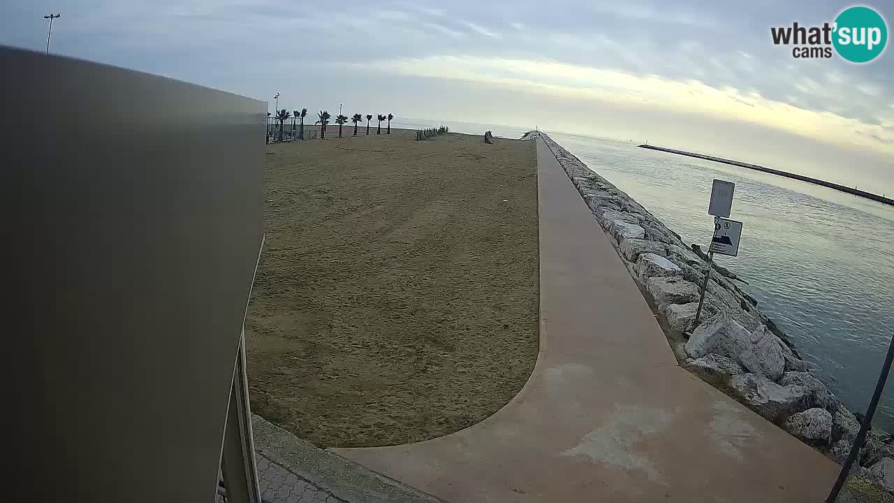 Caorle Pic Nic webcam- Ponente beach near Livenza channel