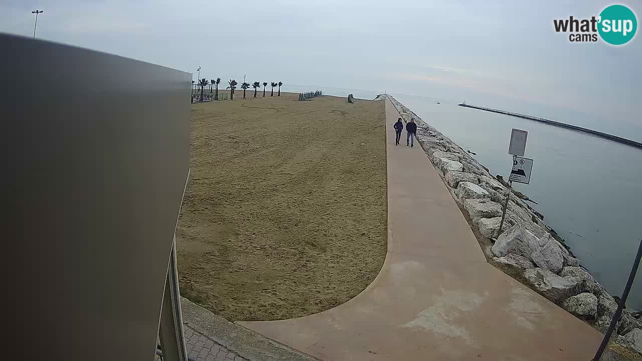 Caorle Pic Nic webcam- Ponente beach near Livenza channel