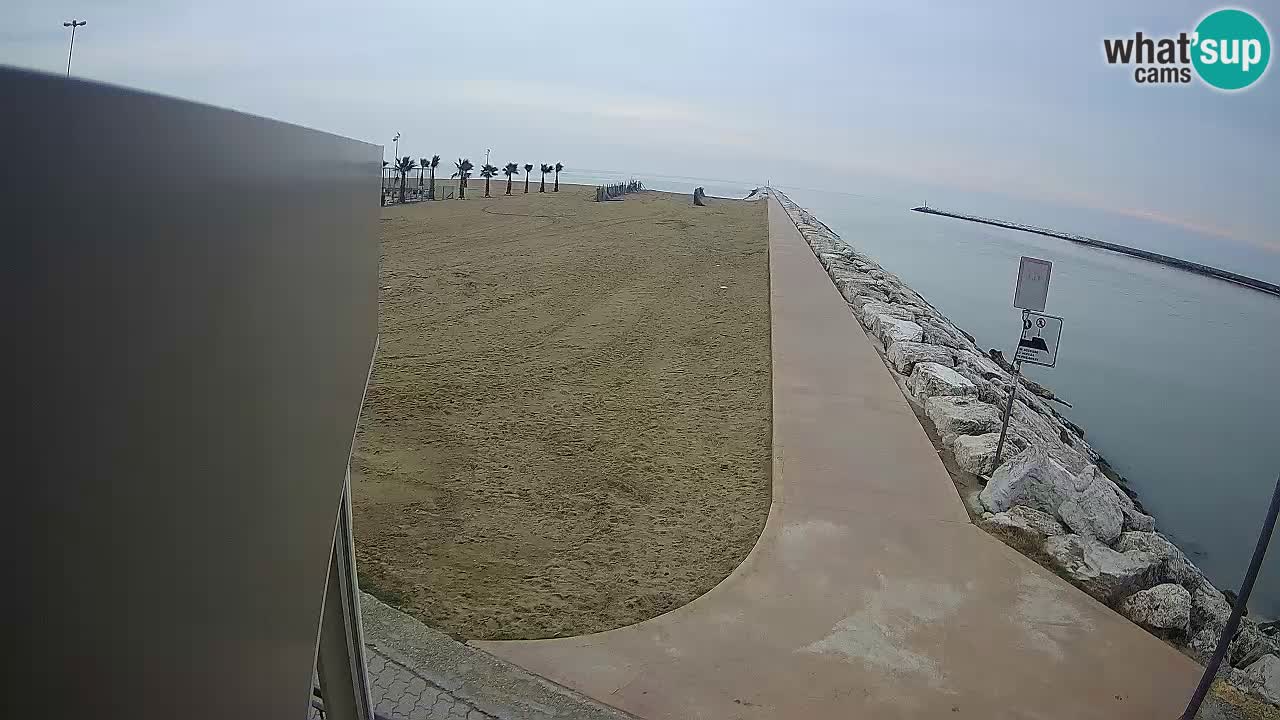 Caorle Pic Nic webcam- Ponente beach near Livenza channel