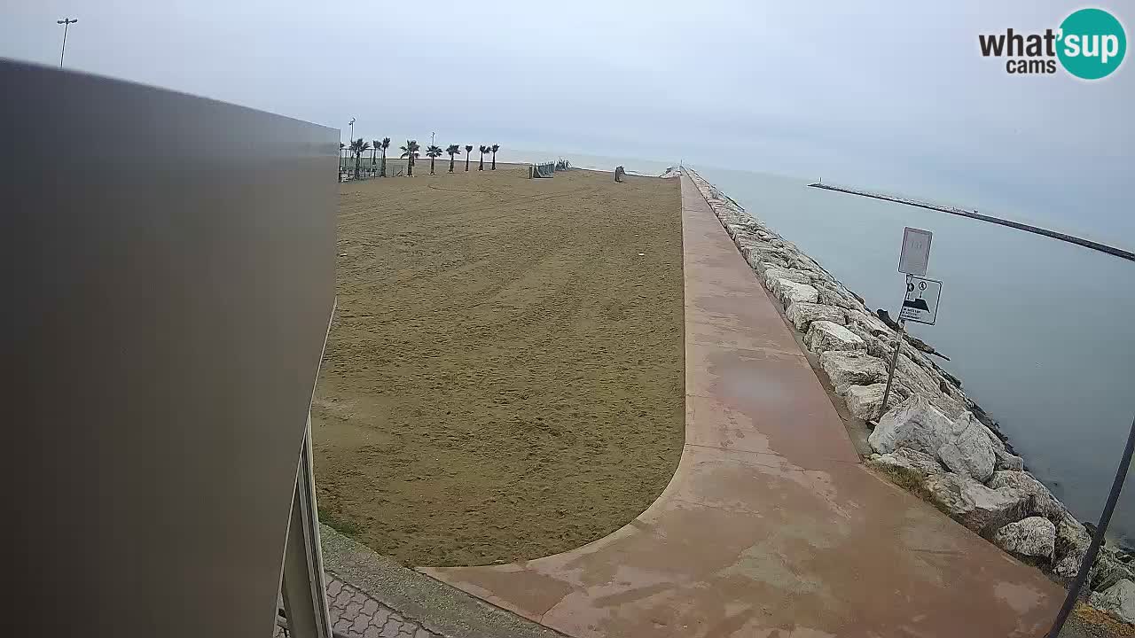 Caorle Pic Nic webcam- Ponente beach near Livenza channel