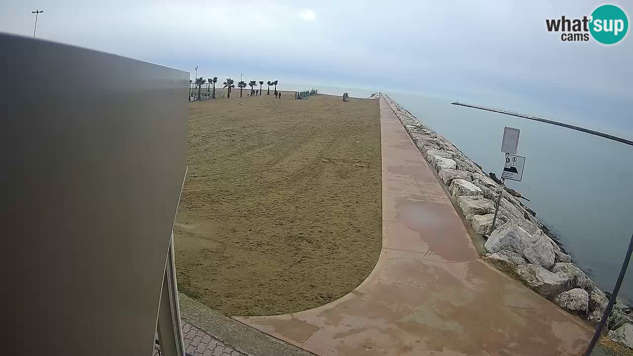 Caorle Pic Nic webcam- Ponente beach near Livenza channel