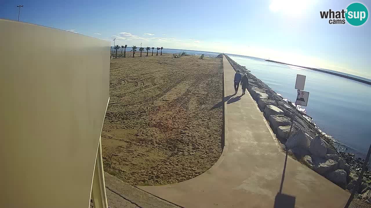 Caorle Pic Nic webcam- Ponente beach near Livenza channel