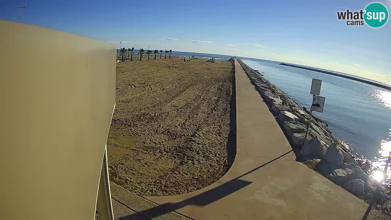 Caorle Pic Nic webcam- Ponente beach near Livenza channel