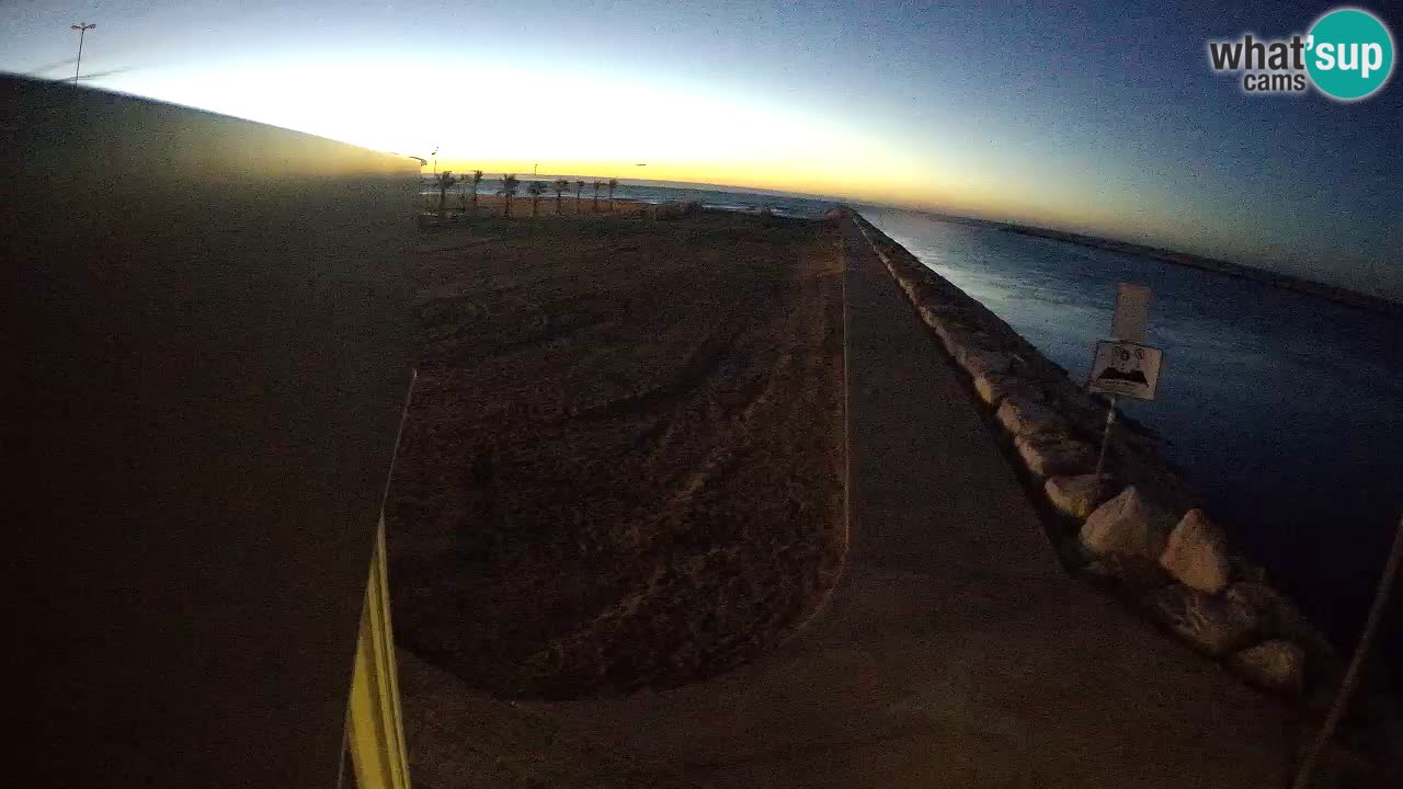 Caorle Pic Nic webcam- Ponente beach near Livenza channel