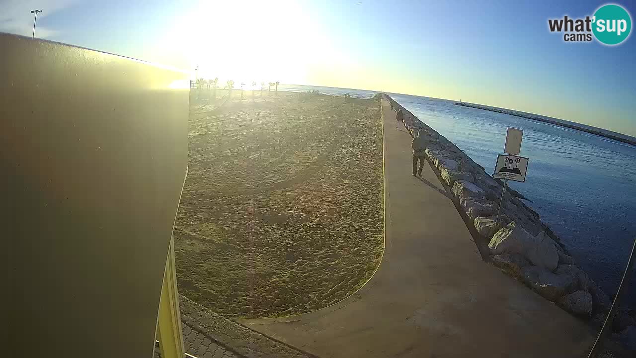 Caorle Pic Nic webcam- Ponente beach near Livenza channel