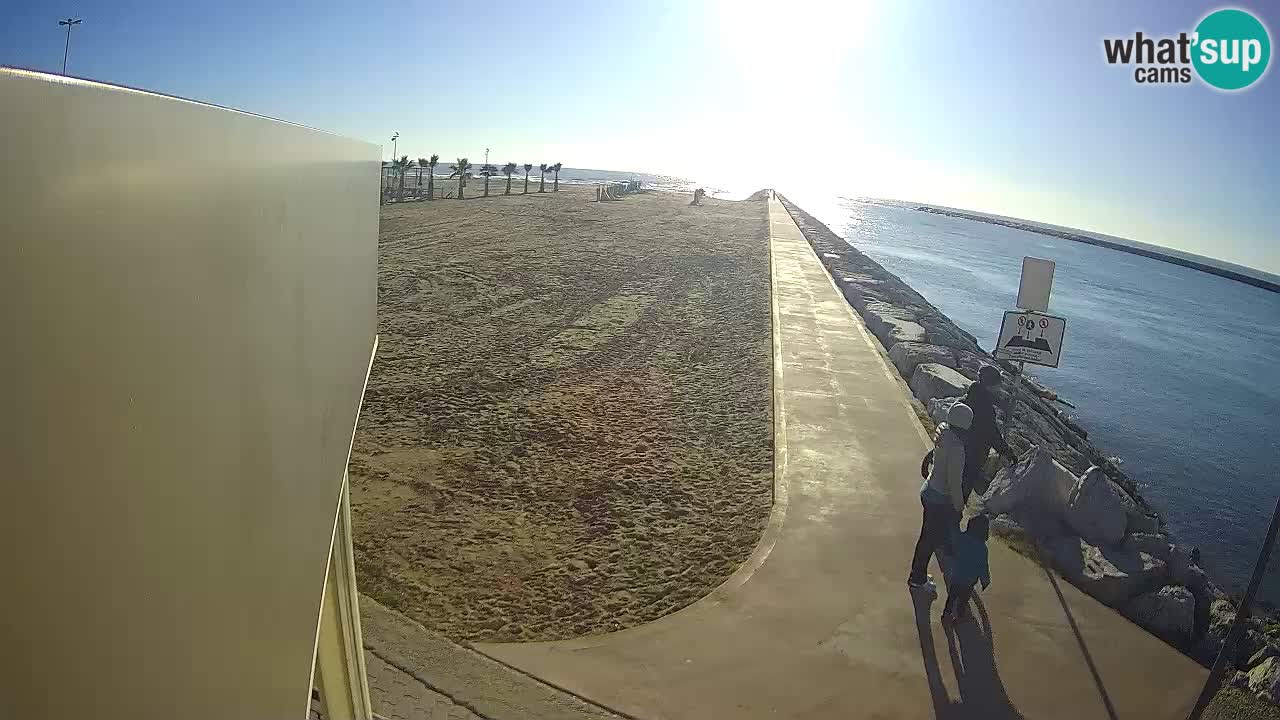 Caorle Pic Nic webcam- Ponente beach near Livenza channel