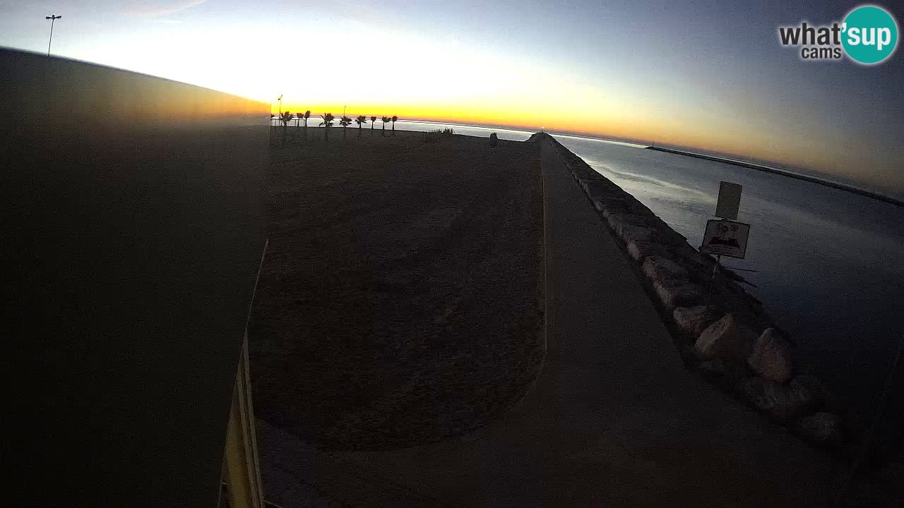 Caorle Pic Nic webcam- Ponente beach near Livenza channel