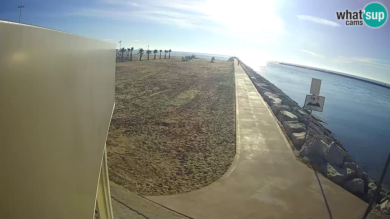 Caorle Pic Nic webcam- Ponente beach near Livenza channel