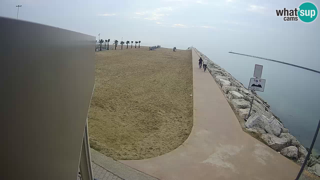 Caorle Pic Nic webcam- Ponente beach near Livenza channel