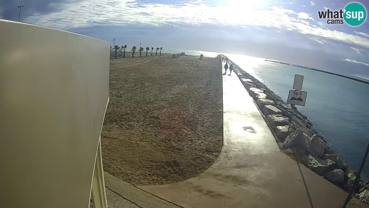 Caorle Pic Nic webcam- Ponente beach near Livenza channel