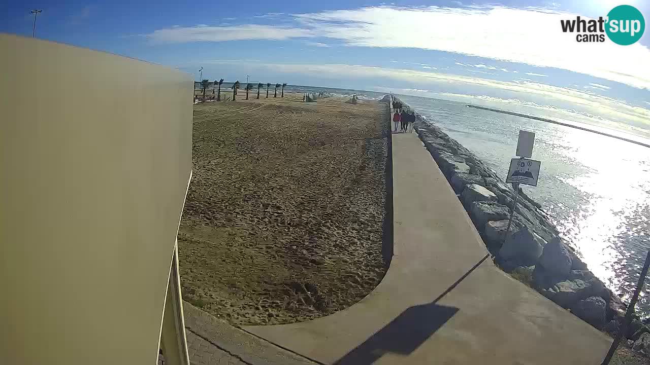 Caorle Pic Nic webcam- Ponente beach near Livenza channel