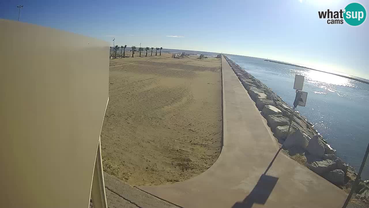 Caorle Pic Nic webcam- Ponente beach near Livenza channel