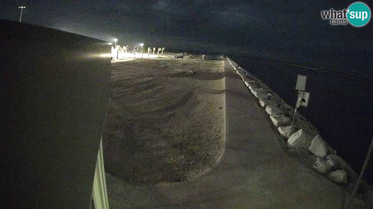 Caorle Pic Nic webcam- Ponente beach near Livenza channel