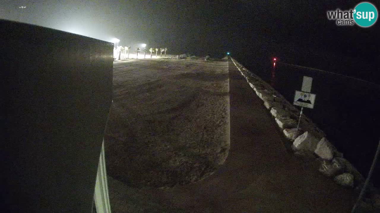 Caorle Pic Nic webcam- Ponente beach near Livenza channel