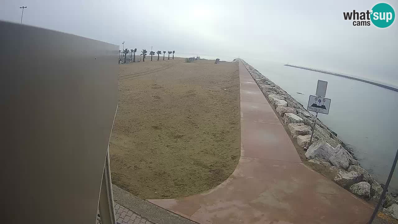 Caorle Pic Nic webcam- Ponente beach near Livenza channel