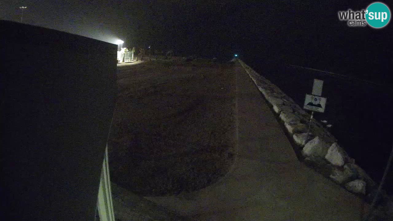 Caorle Pic Nic webcam- Ponente beach near Livenza channel