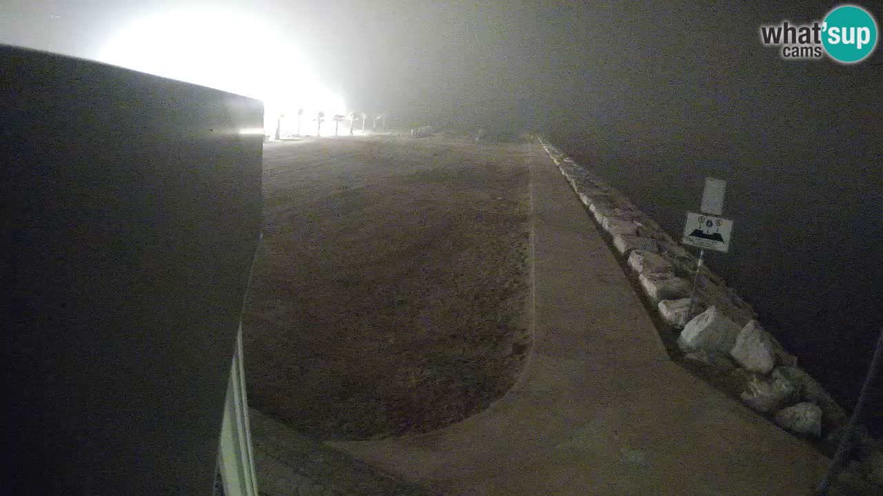 Caorle Pic Nic webcam- Ponente beach near Livenza channel