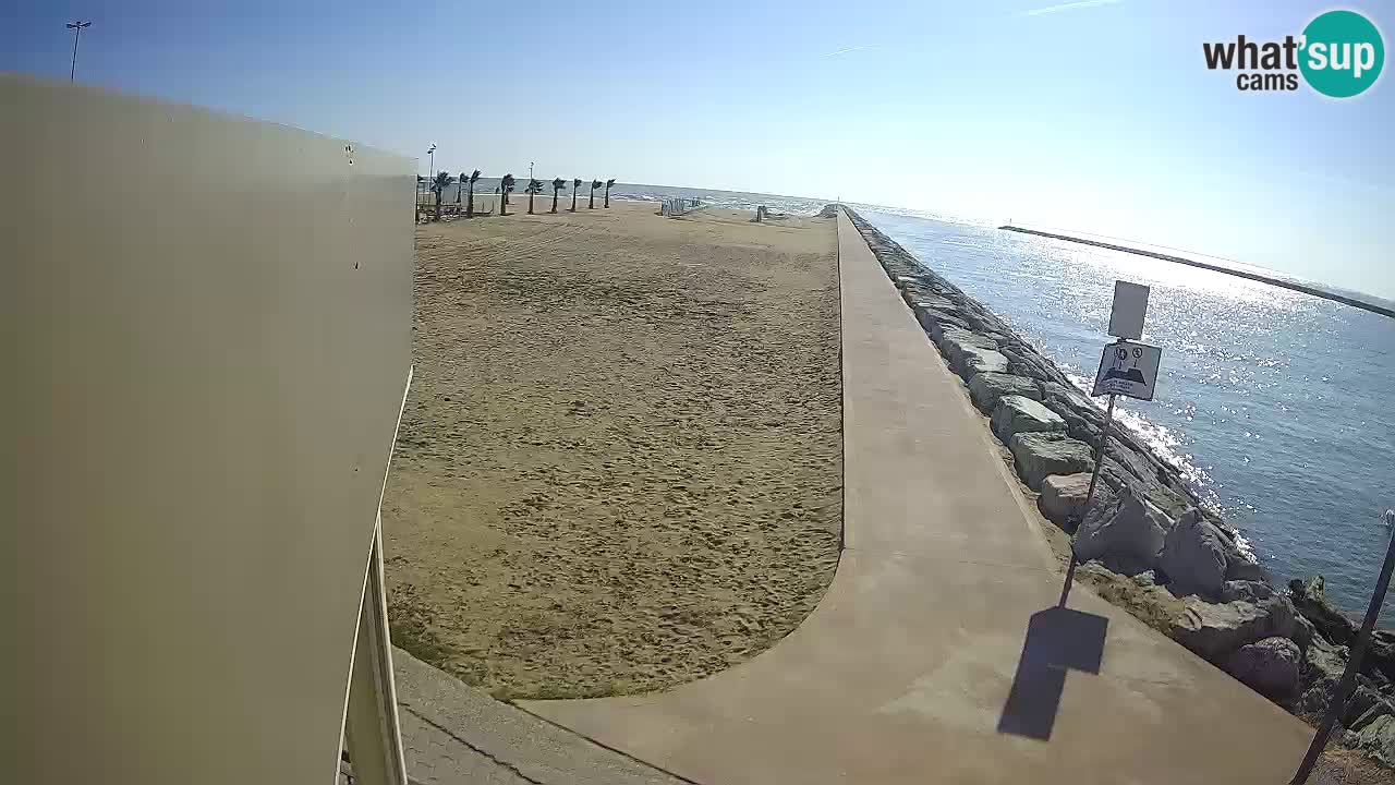 Caorle Pic Nic webcam- Ponente beach near Livenza channel