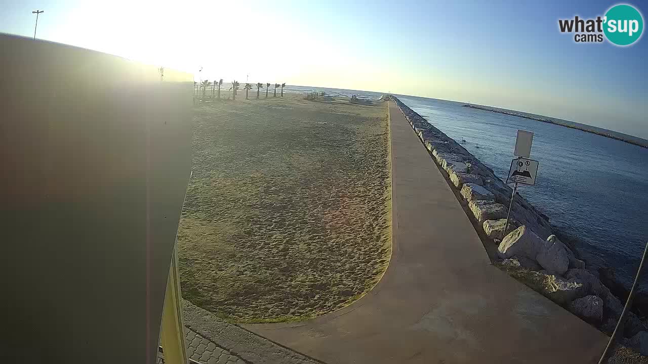 Caorle Pic Nic webcam- Ponente beach near Livenza channel