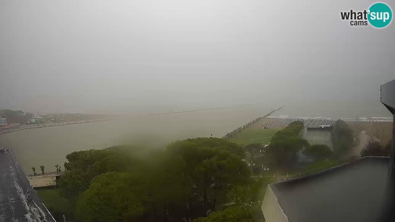Caorle Pic Nic webcam- Ponente beach near Livenza channel