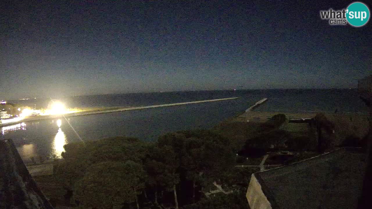 Caorle Pic Nic webcam- Ponente beach near Livenza channel