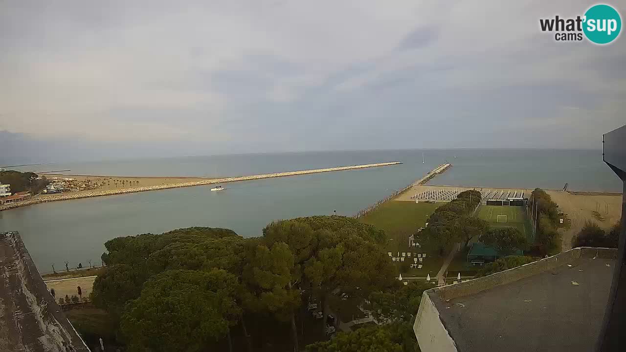 Caorle Pic Nic webcam- Ponente beach near Livenza channel