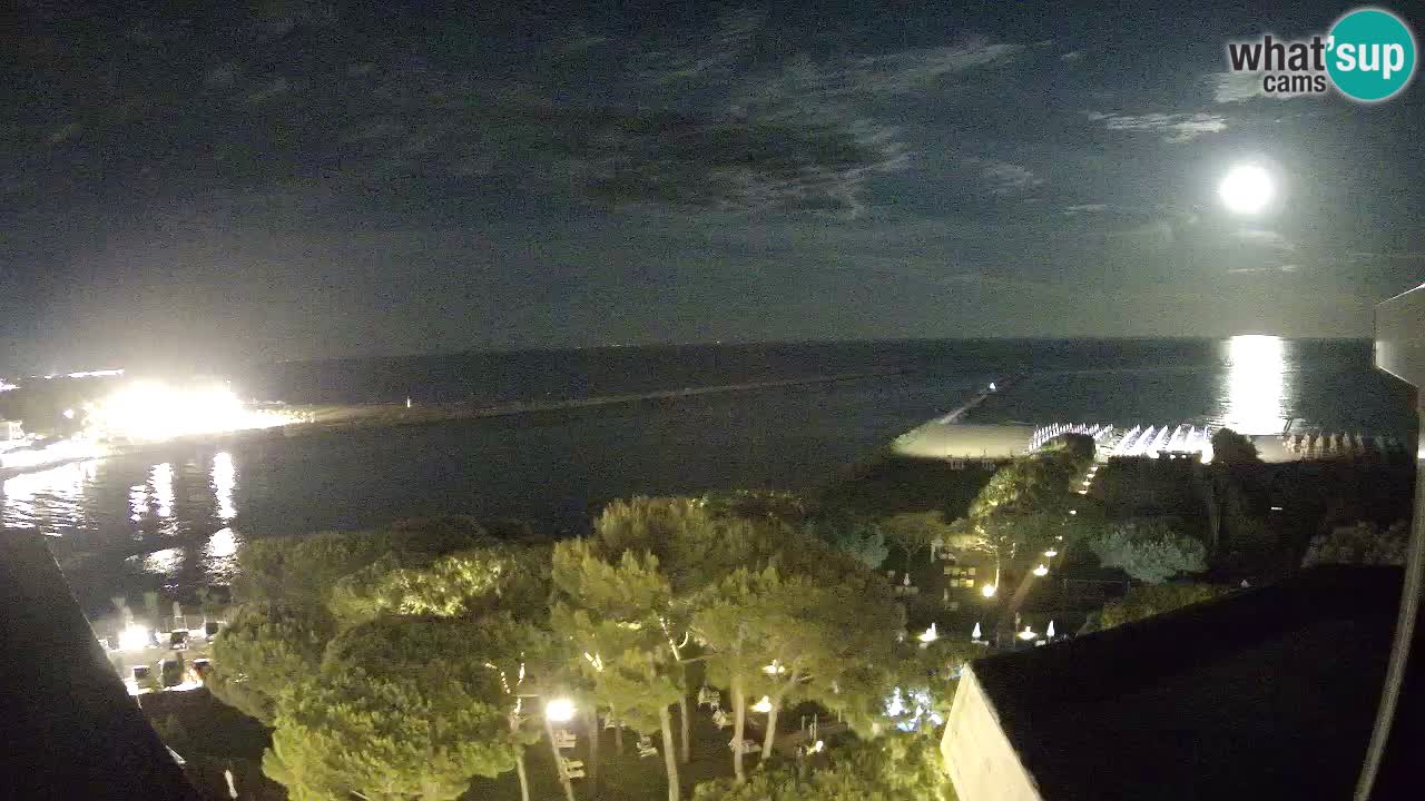 Caorle Pic Nic webcam- Ponente beach near Livenza channel