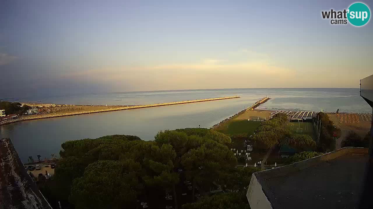 Caorle Pic Nic webcam- Ponente beach near Livenza channel