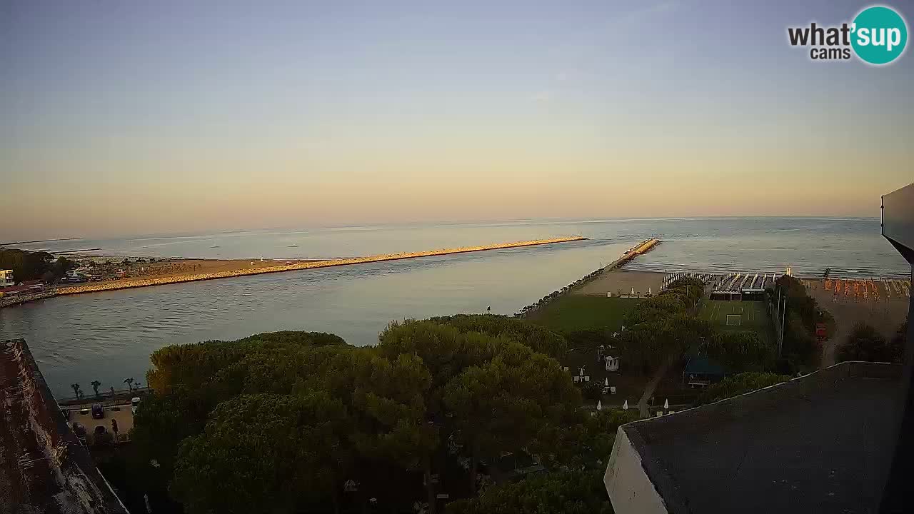 Caorle Pic Nic webcam- Ponente beach near Livenza channel