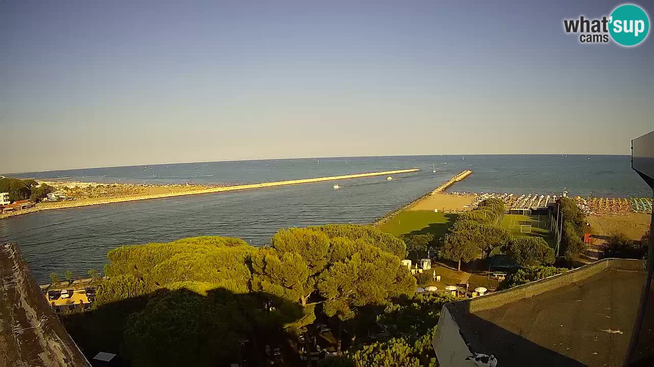 Caorle Pic Nic webcam- Ponente beach near Livenza channel
