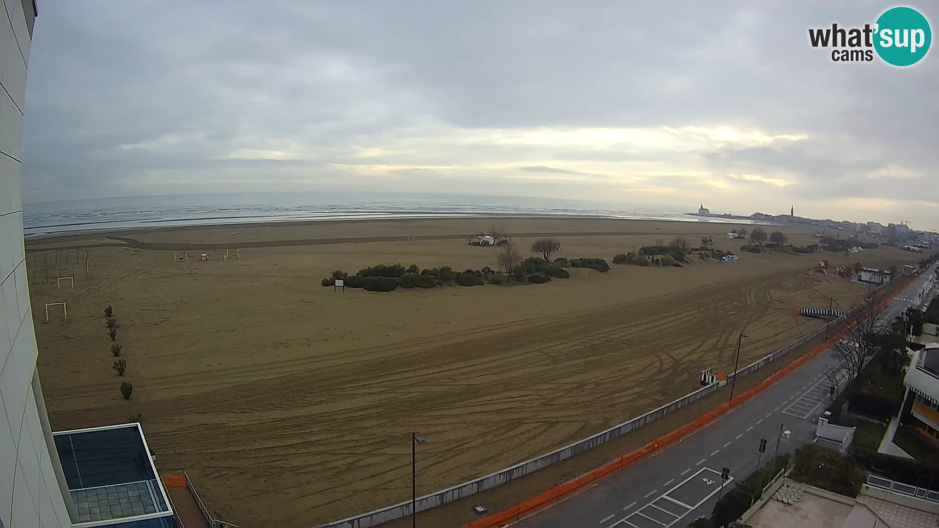 Hotel Panoramic v živo Caorle plaža Levante spletna kamera – Italija