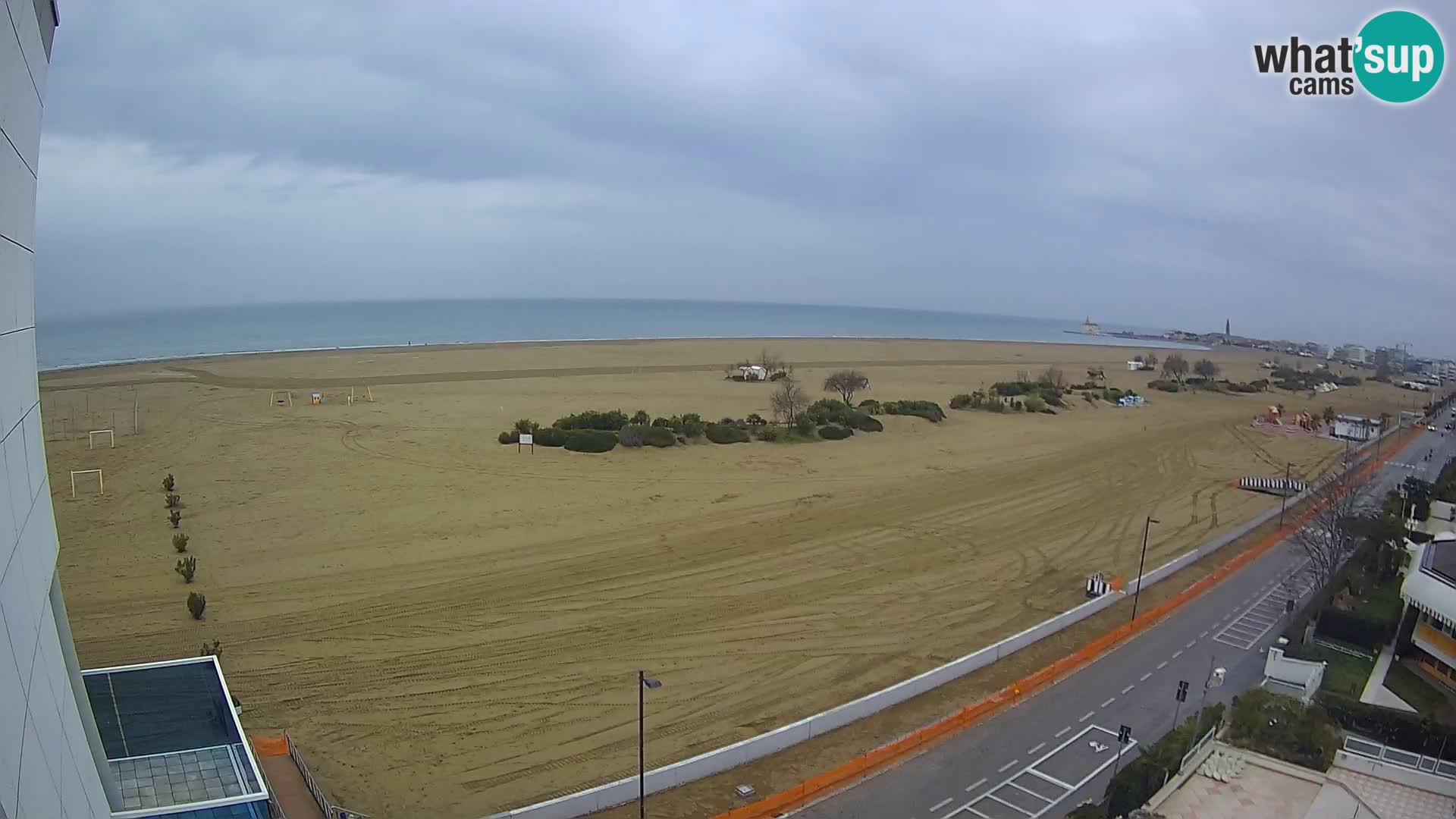 Hotel Panoramic v živo Caorle plaža Levante spletna kamera – Italija