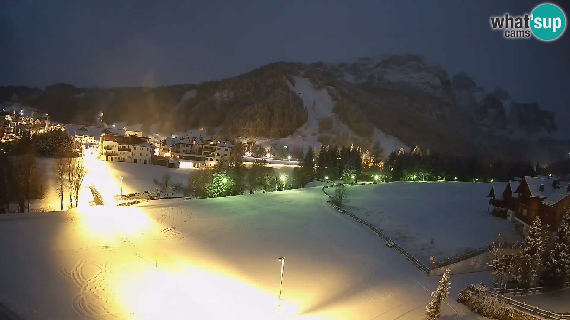 Kamera Corvara: Izjemen pogled na vrhove gorovja Sella v Dolomitih