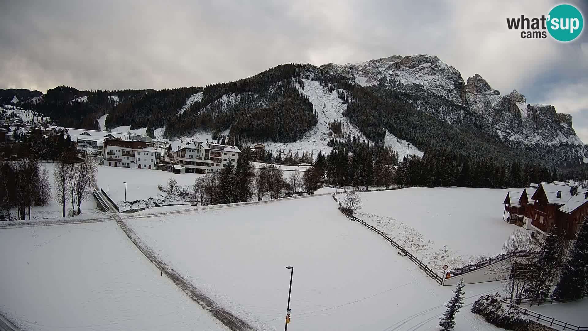 Kamera Corvara: Izjemen pogled na vrhove gorovja Sella v Dolomitih