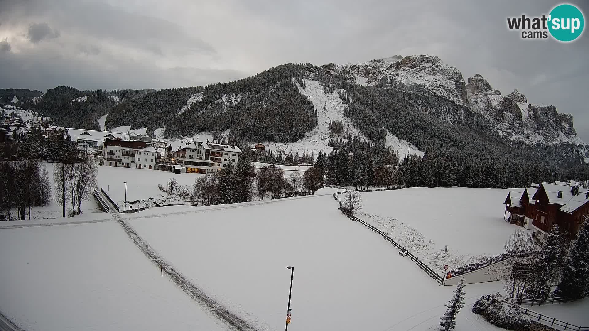 Kamera Corvara: Izjemen pogled na vrhove gorovja Sella v Dolomitih